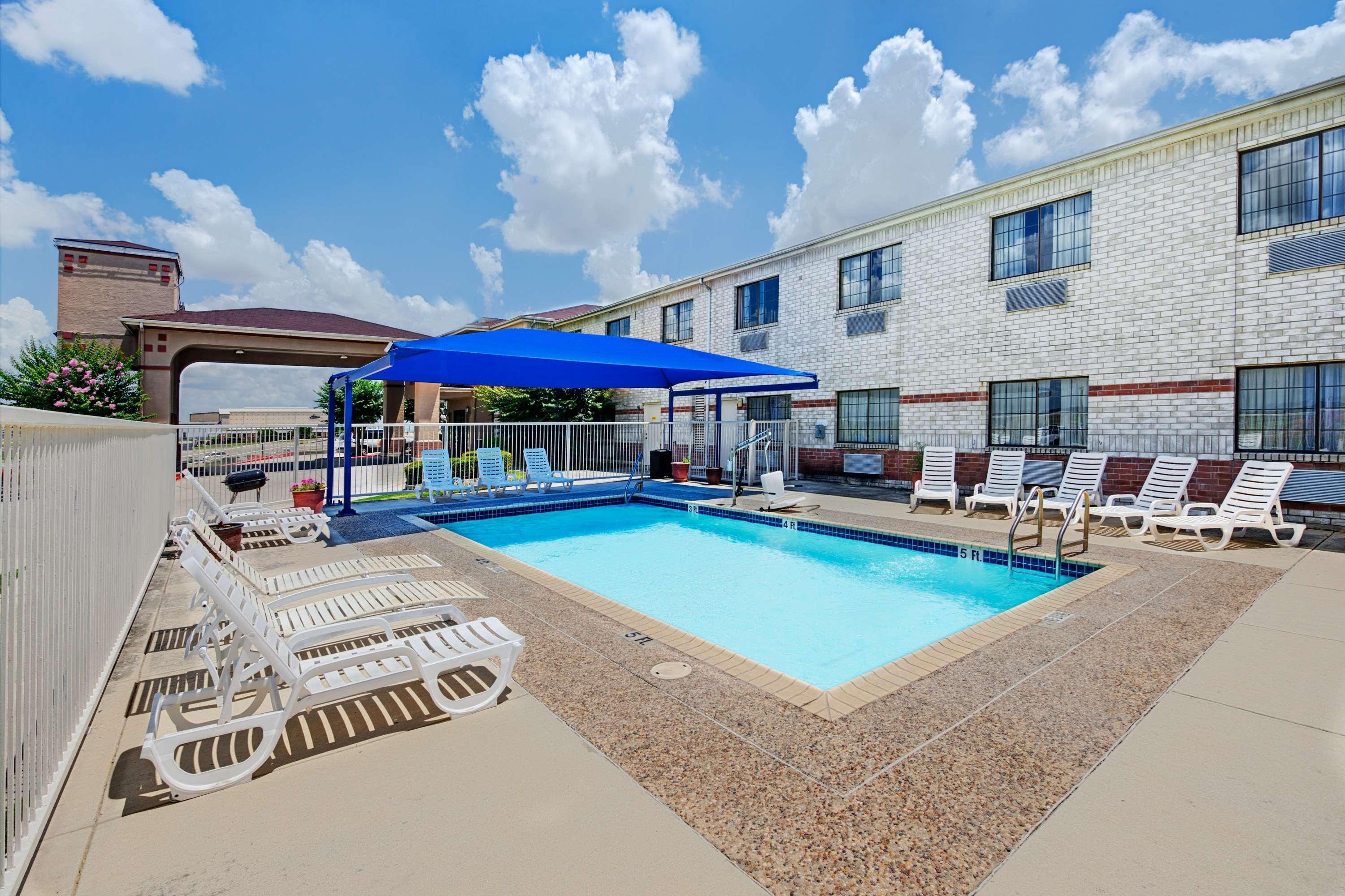 Best Western Plus Leamington Hotel & Conference Centre Exterior photo